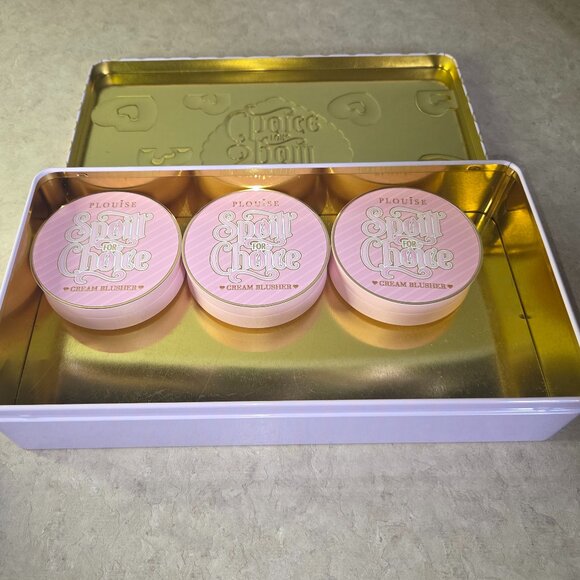 P.Louise Spoilt for Choice Cream Blush Tin w/3 Blushes - Picture 3 of 11